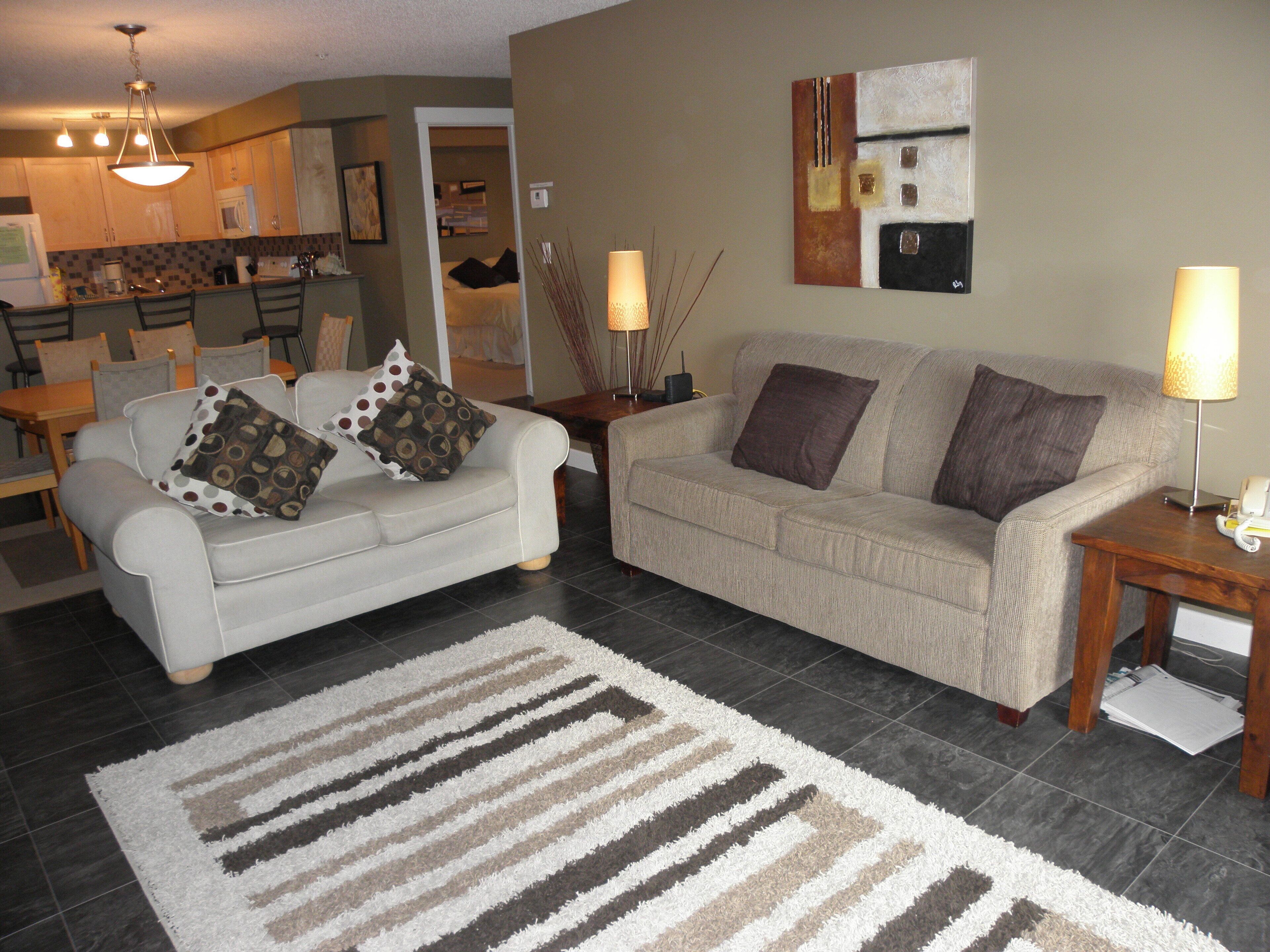 LuxuryCondo,,Lakeside,3Bedrooms,Sleeps6,WinterEscape,PanoNearby,Skiing,Skidoing