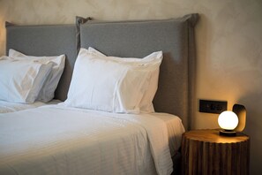 1 bedroom, in-room safe, iron/ironing board, free WiFi