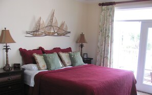 6 bedrooms, desk, iron/ironing board, free WiFi