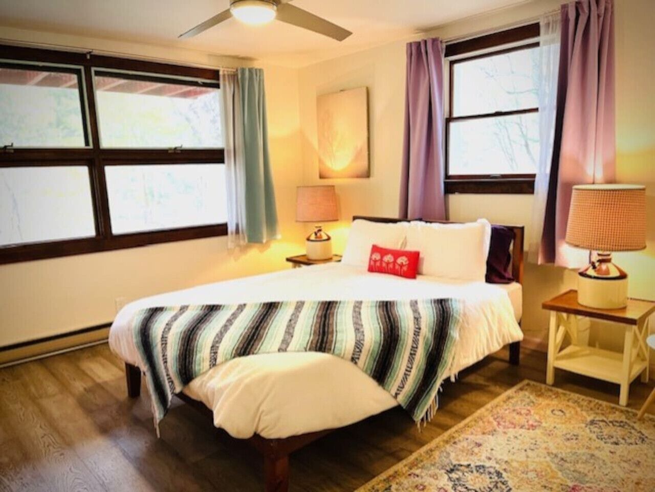 2 habitaciones, escritorio, tabla de planchar con plancha y wifi 