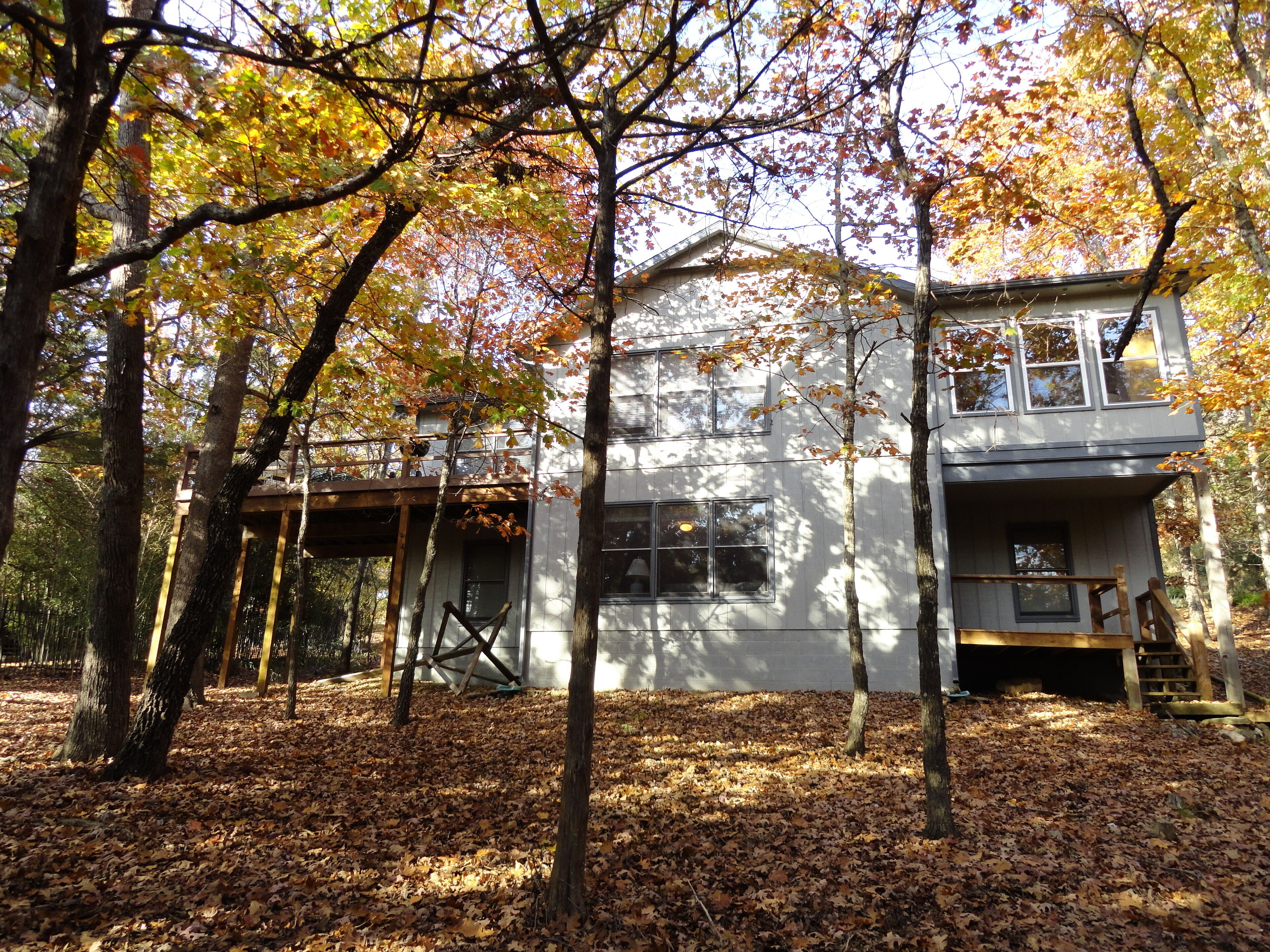 Uncle Arnie's-Beautiful Lakefront Easy Walking Path to Lake