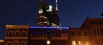 Vista escénica del lago pero cerca del maravilloso encanto de Nashville