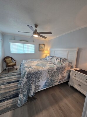 1 bedroom, free WiFi, bed sheets - Treasure Island Malyn Condo 1bdr, 1 bath located on the bay (Treasure Island)