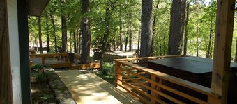 Caddo River Crossing - The Suite - Has a view and access to the Caddo River