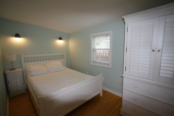 2 bedrooms, iron/ironing board, free WiFi