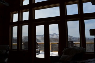 60 Acre Mtn Top retreat 5 Miles from Downtown Banner Elk