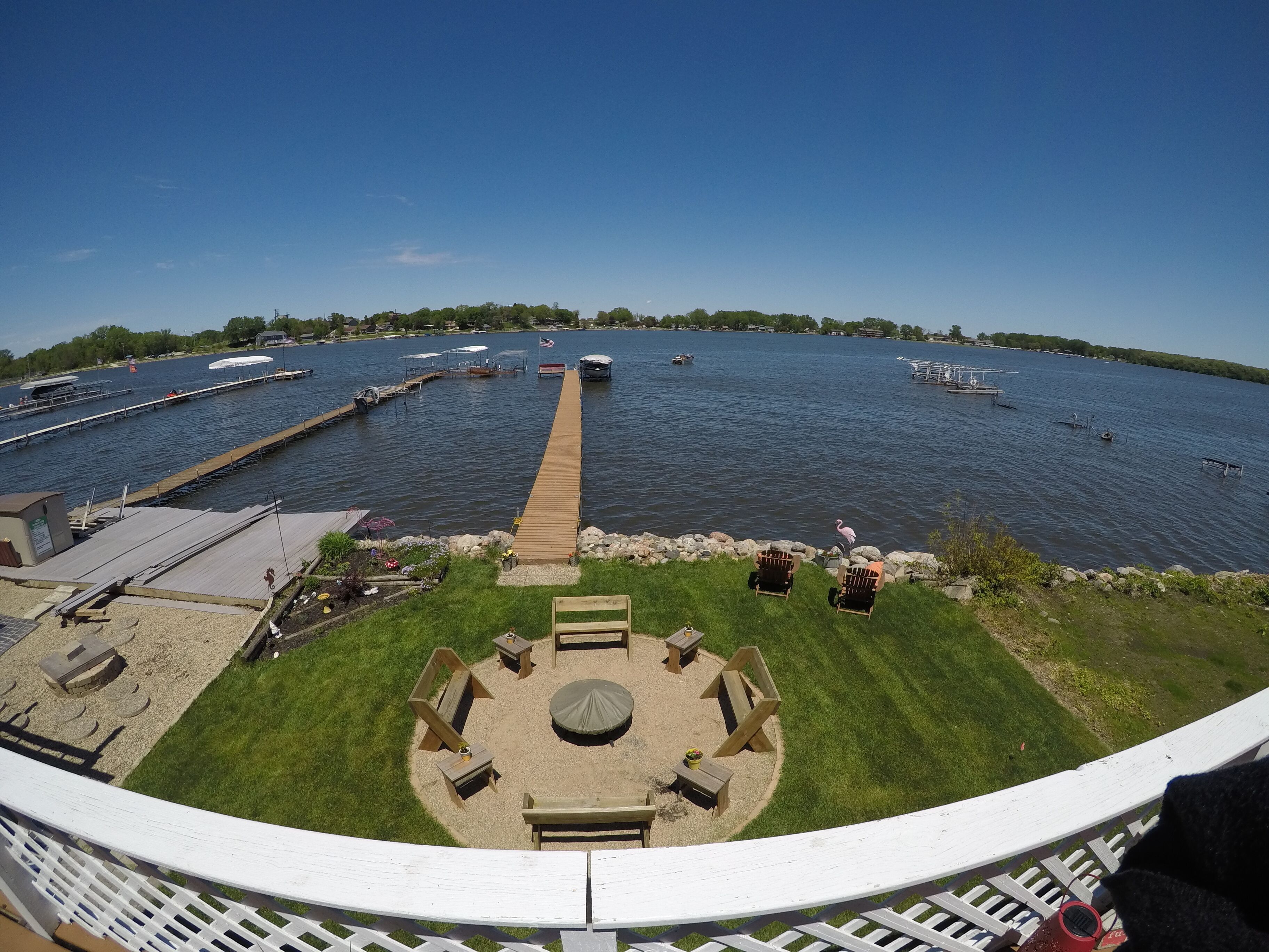 Waterfront Clear Lake home - Private Dock - use our paddle board & kayak! in Ventura, United States