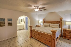 Room - Tail wags welcome! Close to Lake, Boat and RV Parking! Pet Friendly! (Lake Havasu City)