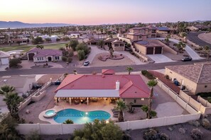 Exterior - Fathers Day Open!!!!Tail wags welcome! Close to Lake, Boat and RV Parking! (Lake Havasu City)