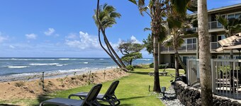 Kauai Getaway Condo Steps to the Beach on the Coconut Coast