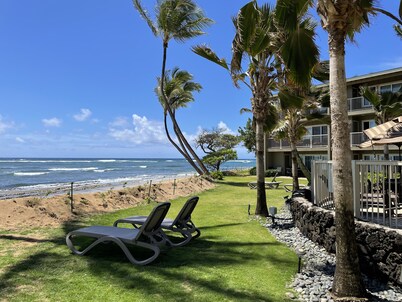Kauai Getaway Condo Steps to the Beach on the Coconut Coast