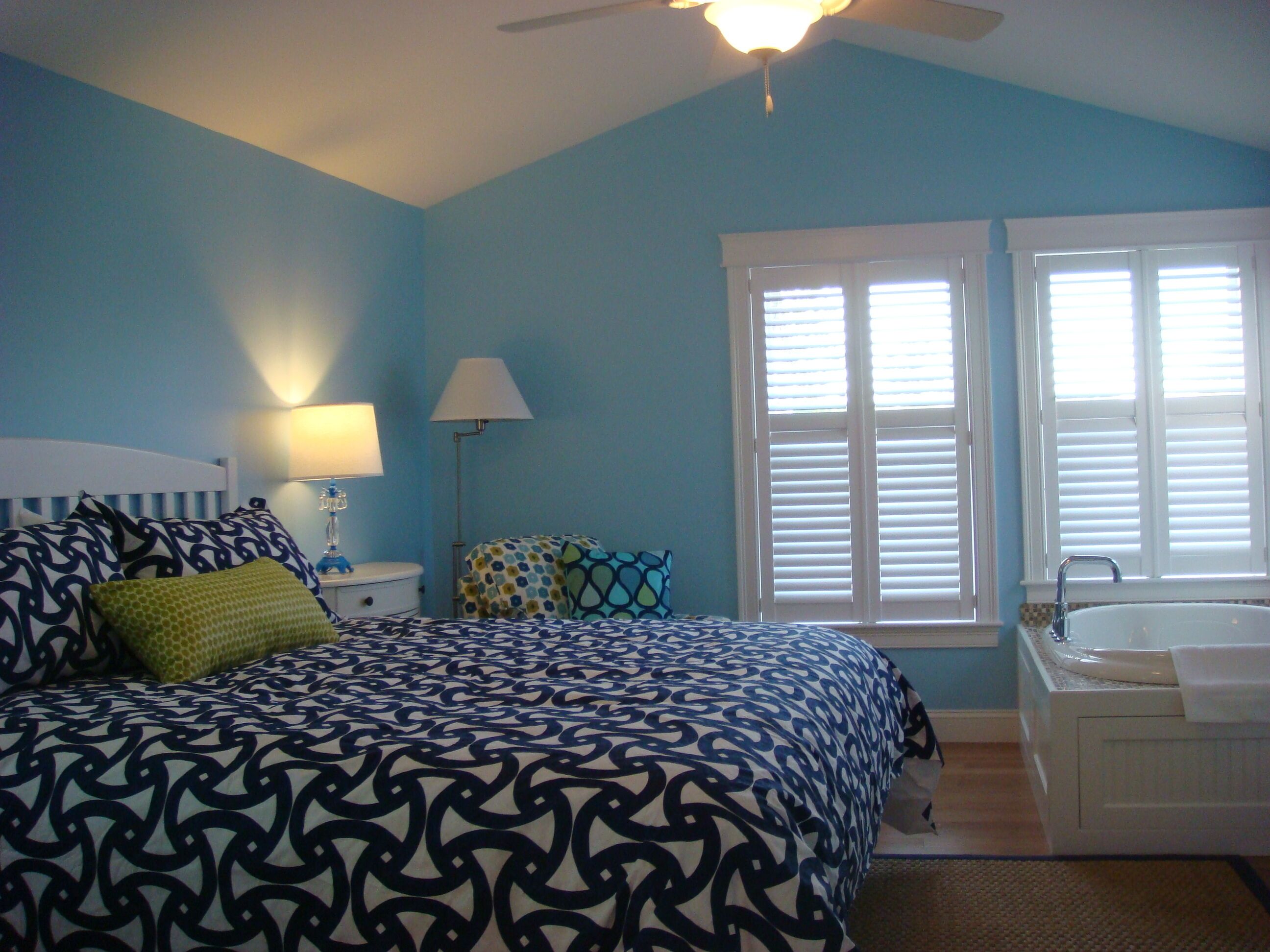 1 slaapkamer, een strijkplank/strijkijzer, gratis wifi, beddengoed