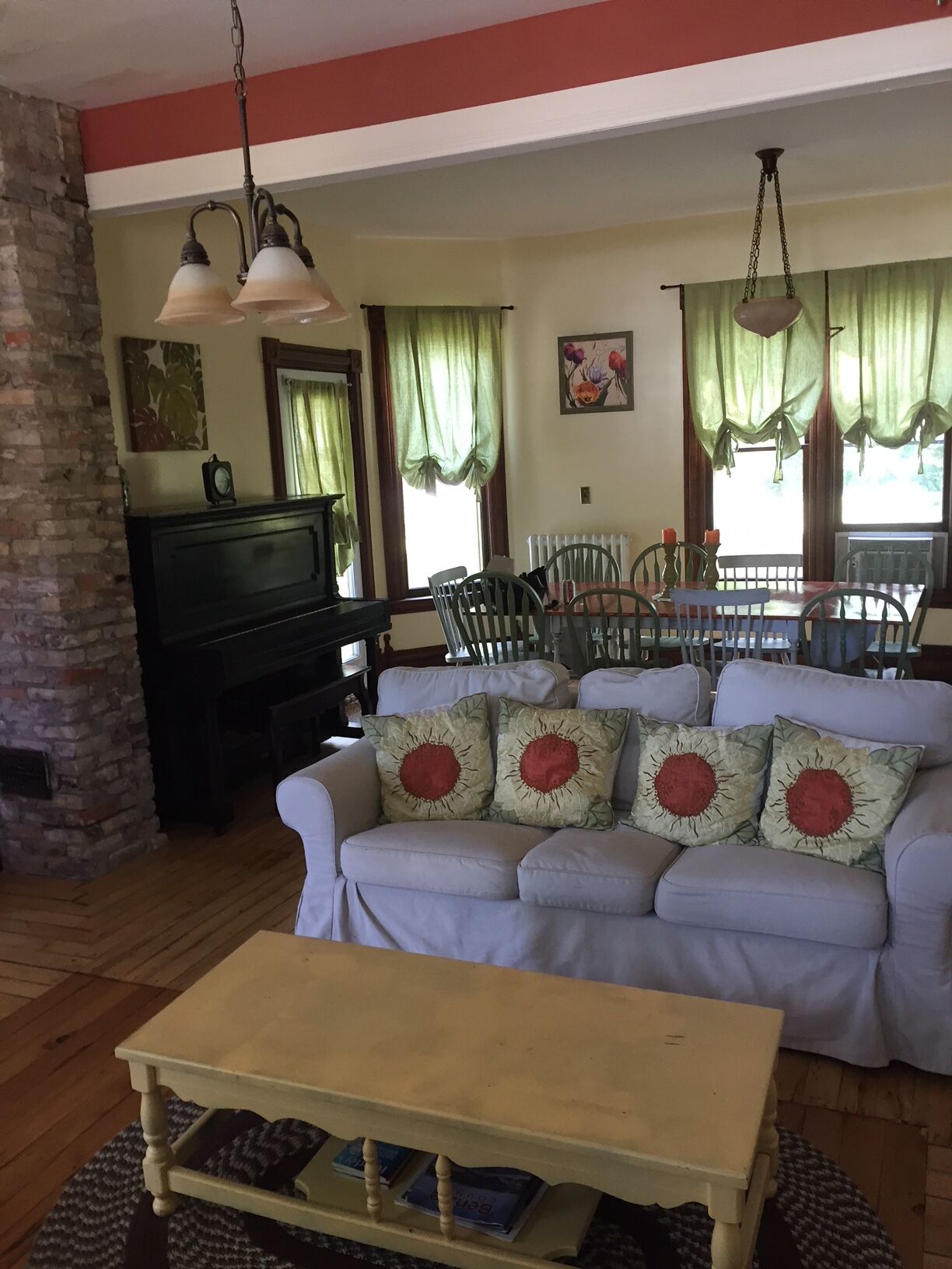 Gorgeous Large Victorian House In Elberta/Frankfort Area