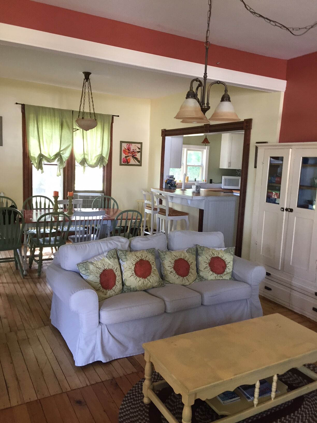 Gorgeous Large Victorian House In Elberta/Frankfort Area