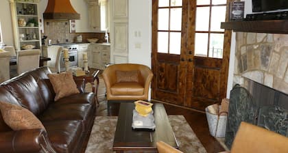 Villa della Luna, aito Toscanan huvila Montaluce Winery & Estatesissa