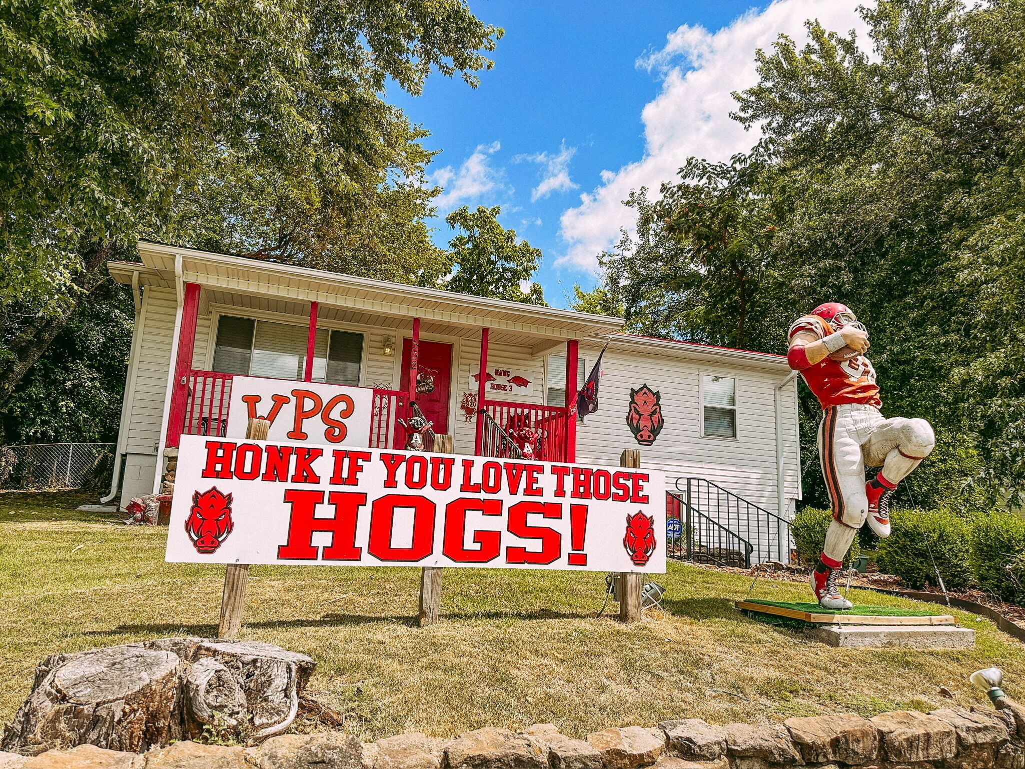 Razorback Retreat! Custom Razorback House! Available for UofA Graduation!