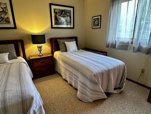2 bedrooms, iron/ironing board, free WiFi, bed sheets - Beautiful & Clean 2 Bedroom Mille Lacs Rental at Izatys - Contactless Check-in (Onamia)