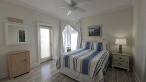 5 habitaciones, tabla de planchar con plancha y cuna de viaje