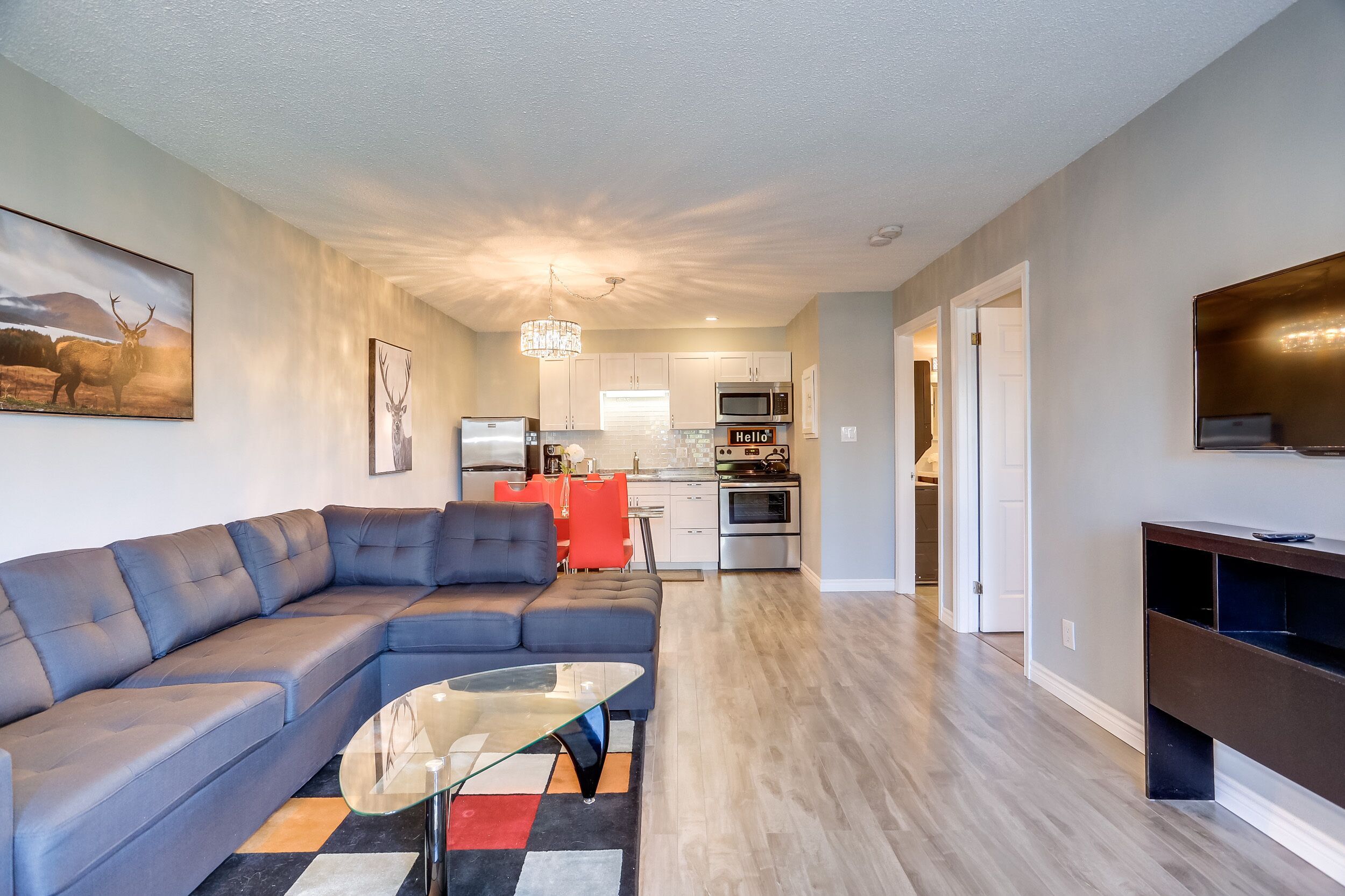 Family Friendly Modern & Chic Condo - Your Sanctuary Suite. Welcome gift.