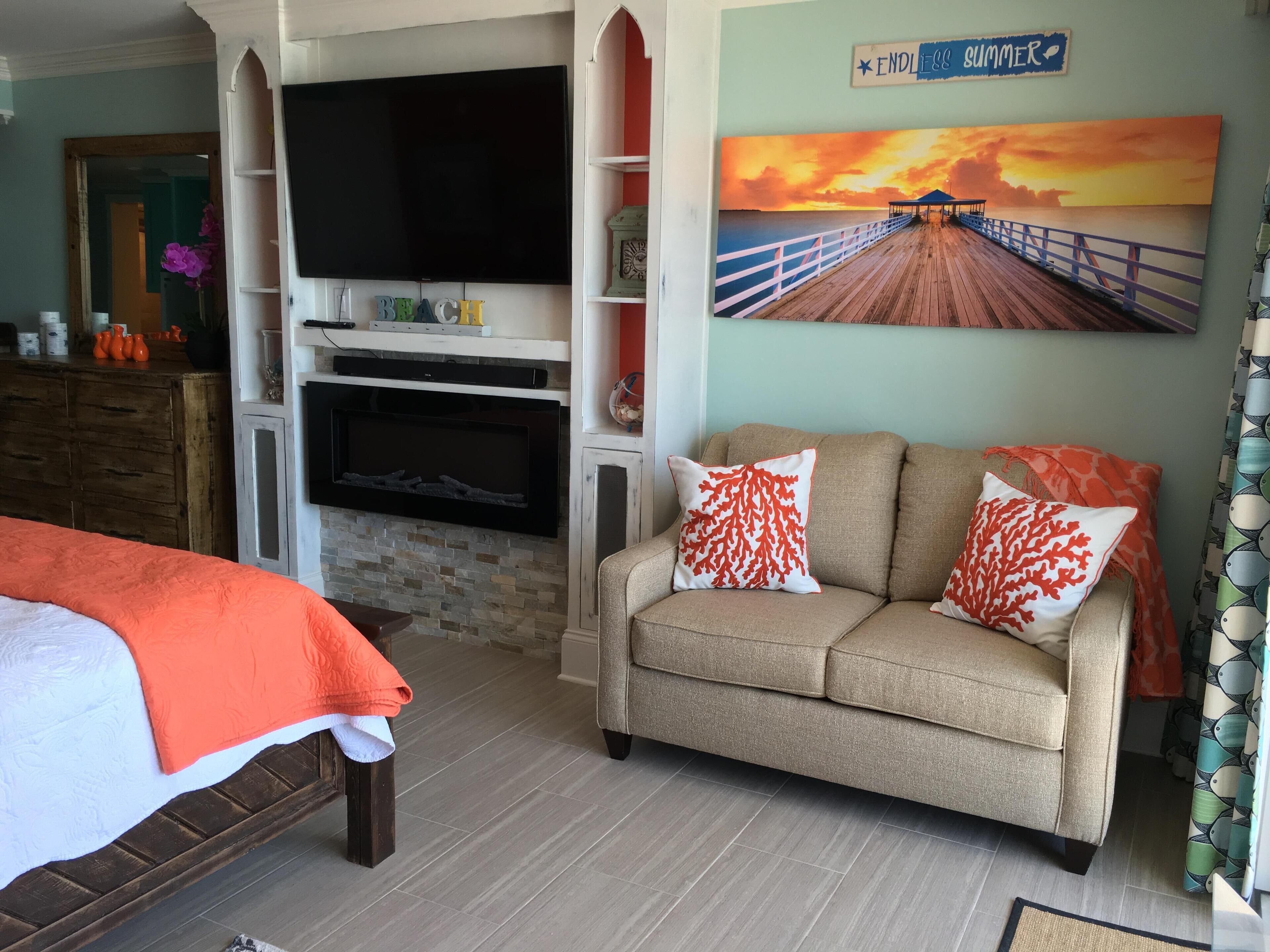 The Luv Shack-  Oceanfront Romantic Couples Suite, Fireplace, Walk In shower