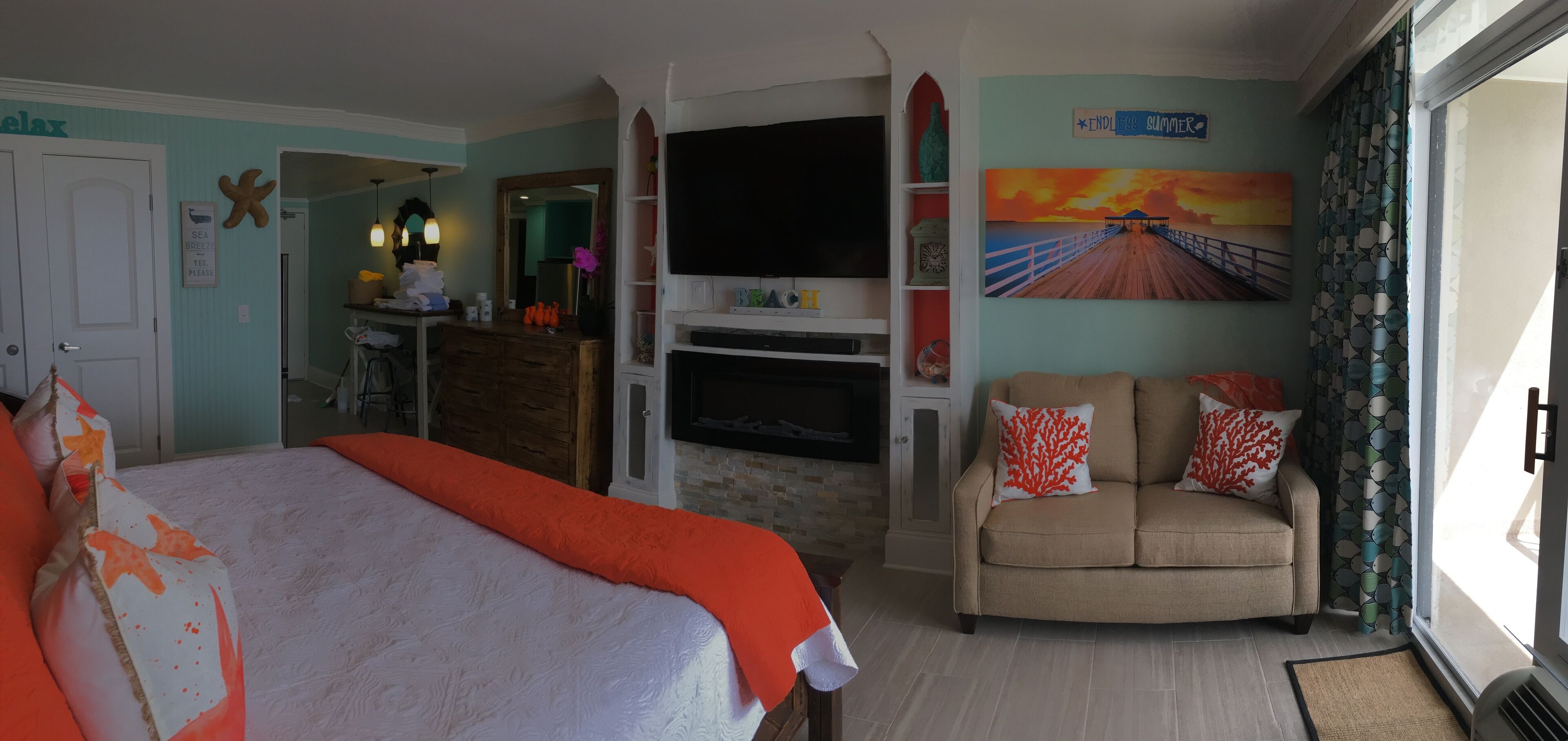The Luv Shack-  Oceanfront Romantic Couples Suite, Fireplace, Walk In shower