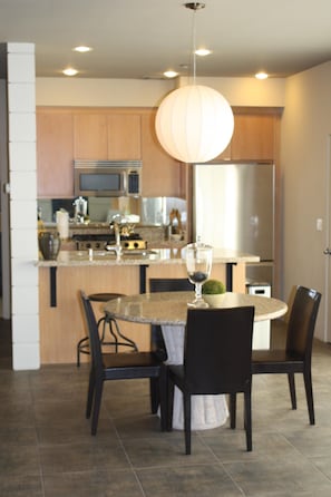 Dining - Palm Springs - Central & Modern! (Palm Springs)