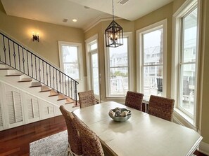 Dining - Three Friends Cottage - Fabulous Beach Home! w/ elevator (St Simons Island)