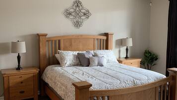 5 bedrooms, iron/ironing board, WiFi, bed sheets