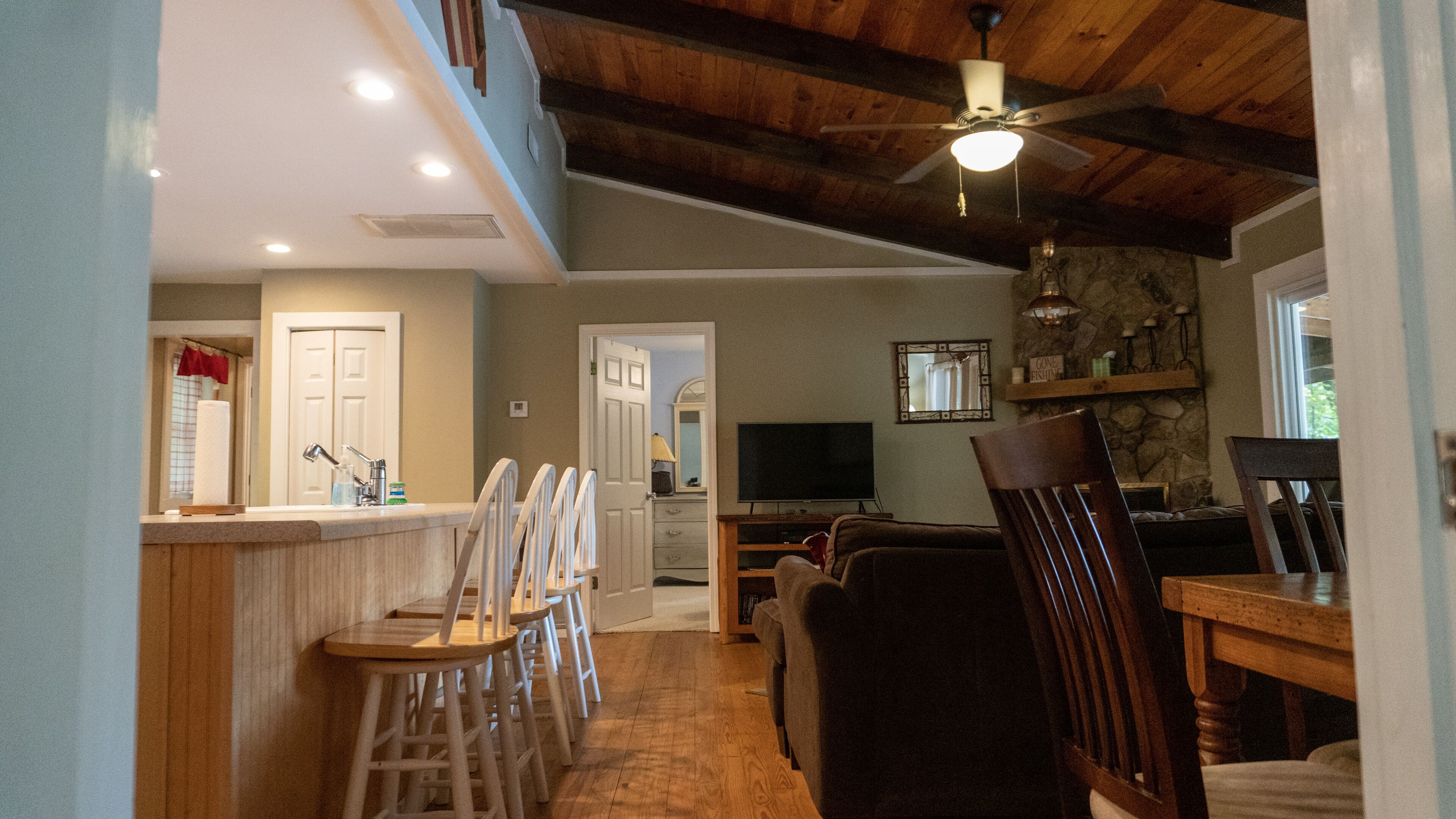 3/2 on Lake Burton on Dick's Creek