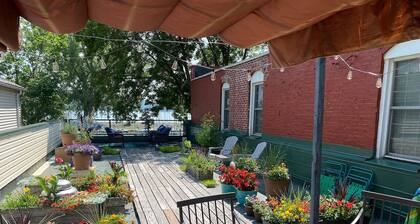 Pepin Marina Retreat: Cottage Apartment with Deck