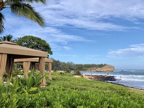 Una spiaggia nelle vicinanze