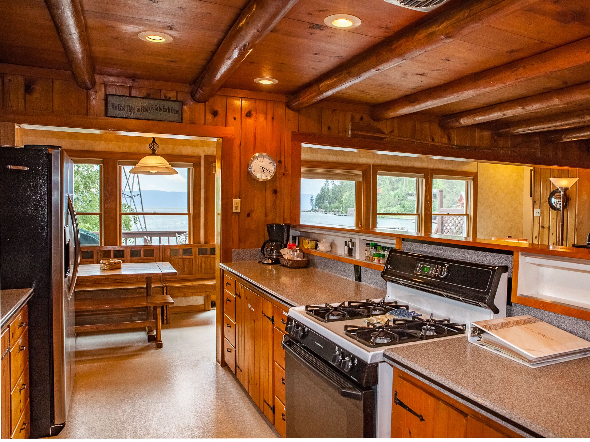 Lakefront Retreat -On the Water-Comfort -Dock -Firepit -SUP's-On the Water