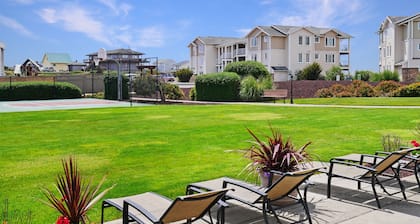 Beach View Condo in Westport - perfect vacation get-away