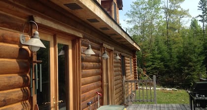 Log Home in the NATIONAL FOREST. ATV/SNOWMOBILE TRAIL CROSS OUR PROPERTY