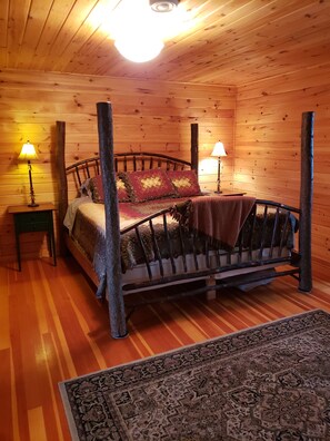 4 bedrooms, WiFi, bed sheets -  Log Home in the NATIONAL FOREST.  ATV/SNOWMOBILE TRAIL CROSS OUR PROPERTY (Hayward)