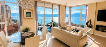 The Skye at Waterscapes Kelowna Luxurious Lake View Condo