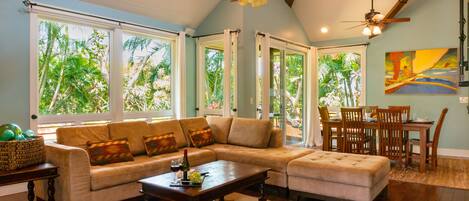 Smart-TV, Tischfußball, Tischtennisplatte