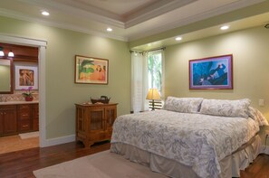 3 bedrooms, iron/ironing board, travel crib, free WiFi - Large Home With An Amazing Kitchen In Princeville.   (Princeville)