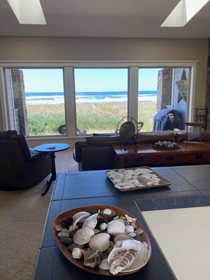 Interior - Beach Star - Classic, Elegant & Comfortable Beachfront Home! (Rockaway Beach)