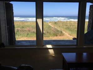 Interior - Beach Star - Classic, Elegant & Comfortable Beachfront Home! (Rockaway Beach)