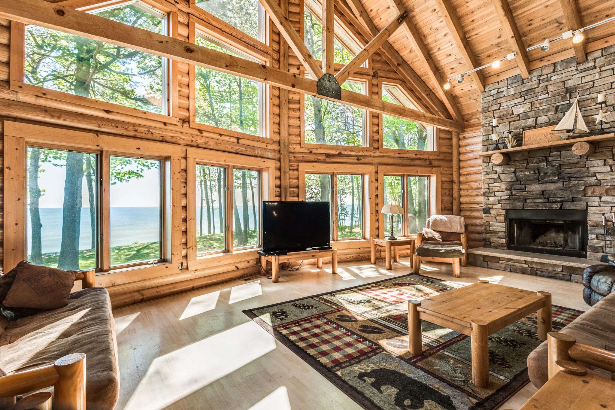 Lexington - Lake Huron - Large Log Home - Sandy Beach/Sunrise