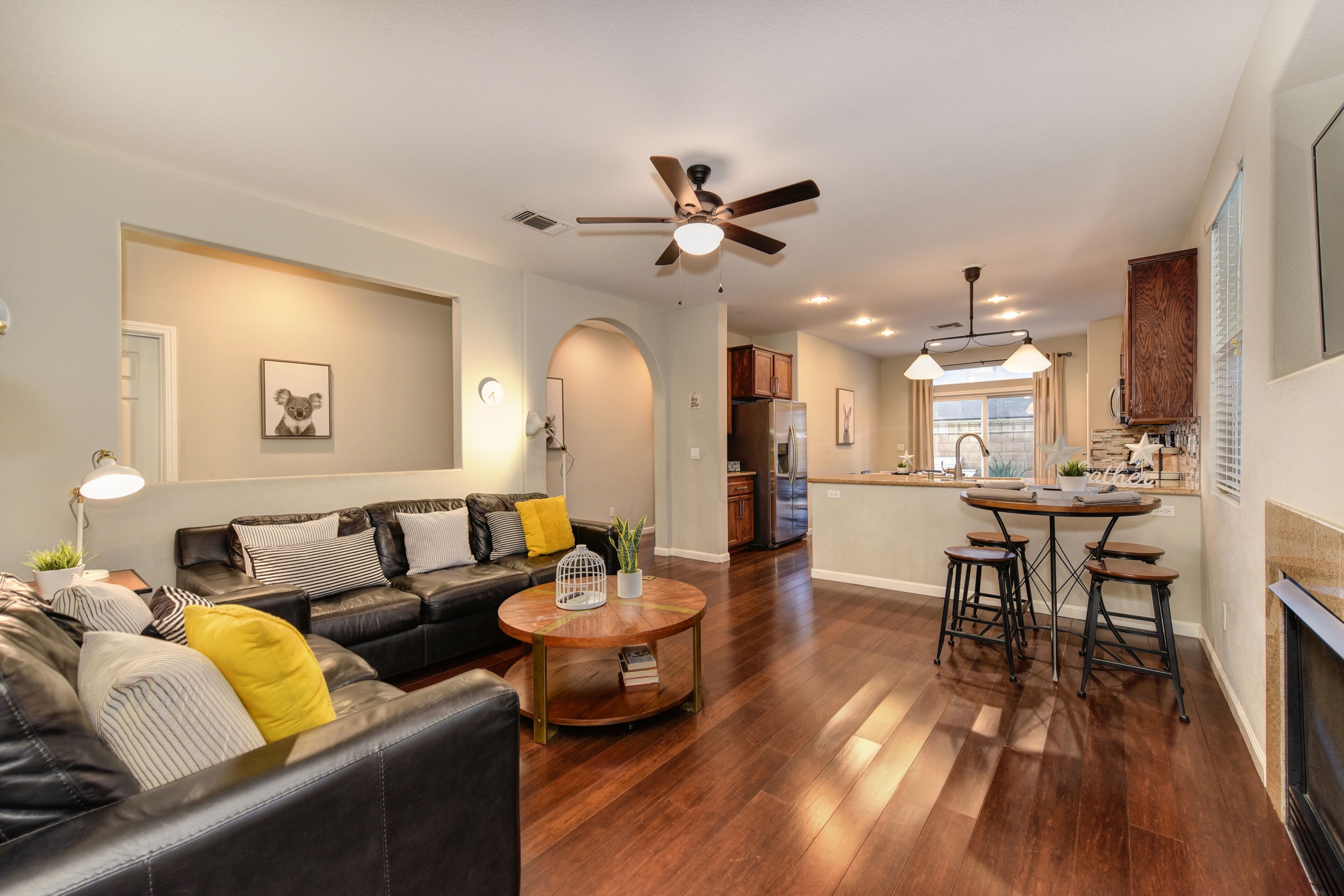 Dragon House Next to Downtown Old Town, Airport Sleep Train Arena Parks Hospital