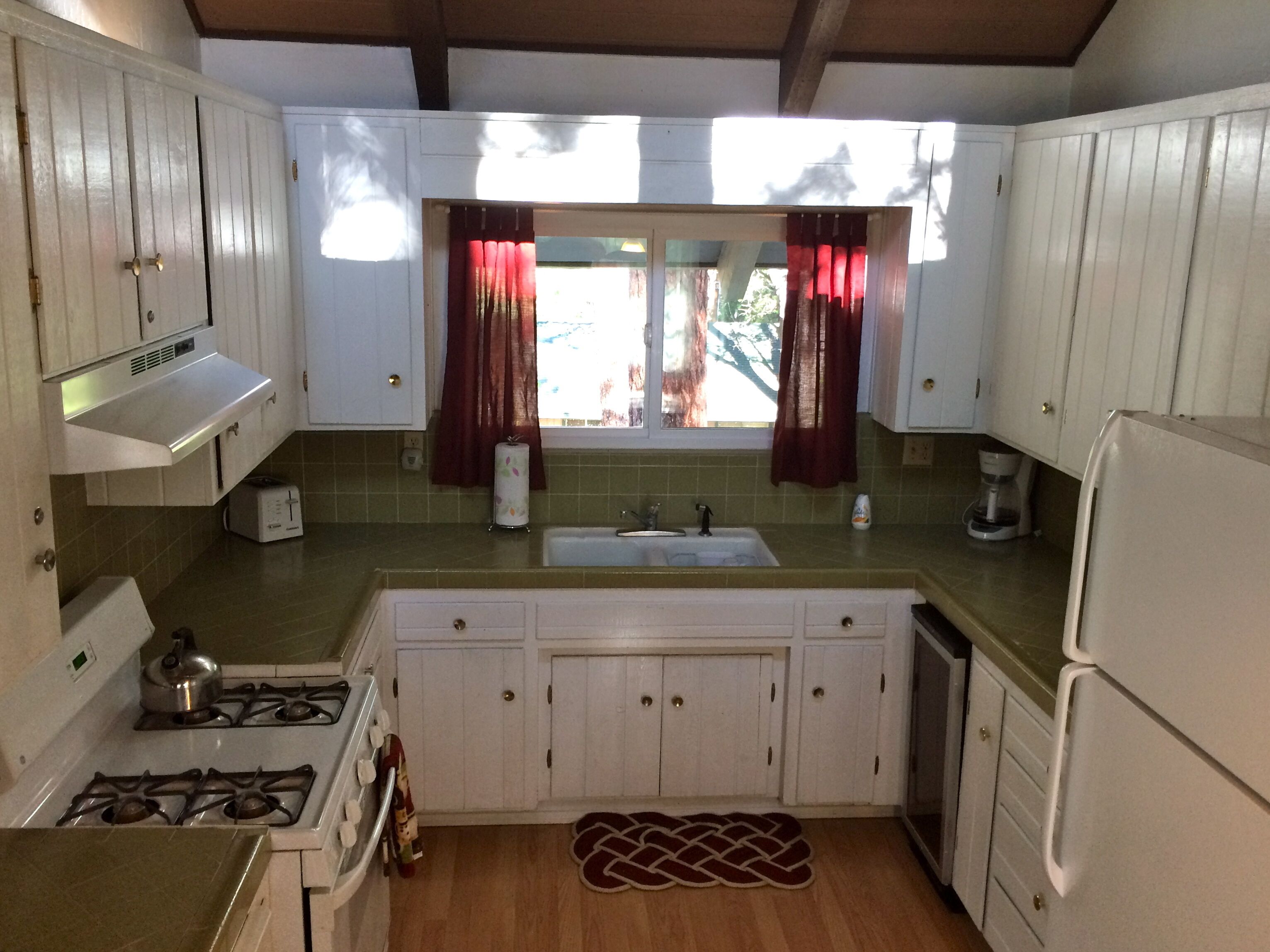 Centrally Located And Within Walking Distance To Snow Summit! 