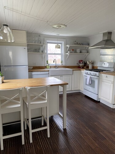 Modernes und helles Bauernhaus, nur wenige Schritte von der Love Lane entfernt * Fragen Sie nach Sonderangeboten und monatlichen Raten