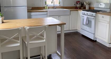 Modernes und helles Bauernhaus, nur wenige Schritte von der Love Lane entfernt * Fragen Sie nach Sonderangeboten und monatlichen Raten