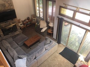 Smart TV - Mountain Haven – 4BR/4BA Hot Tub & Shuttle to Ski Slopes! (Champion)