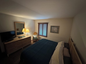 4 chambres, bureau, fer et planche à repasser, accès au Wi-Fi (inclus)