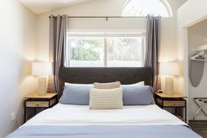 2 chambres, fer et planche à repasser, lit parapluie, Wi-Fi gratuit