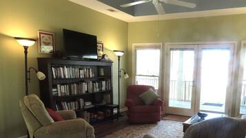 TV connectée, jouets, livres, chaßne hi-fi