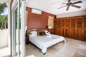 5 chambres, fer et planche à repasser, Wi-Fi, draps fournis